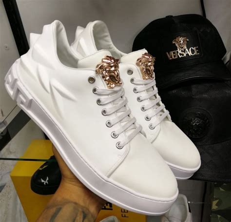 tenis versace hombre blanco|Tenis de Versace .